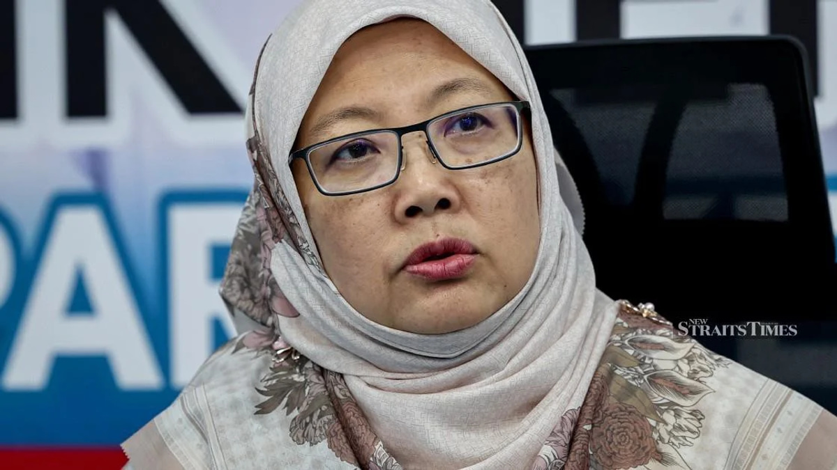 Zaliha Challenges Onn Hafiz Over Johor Menteri Besar Contradiction