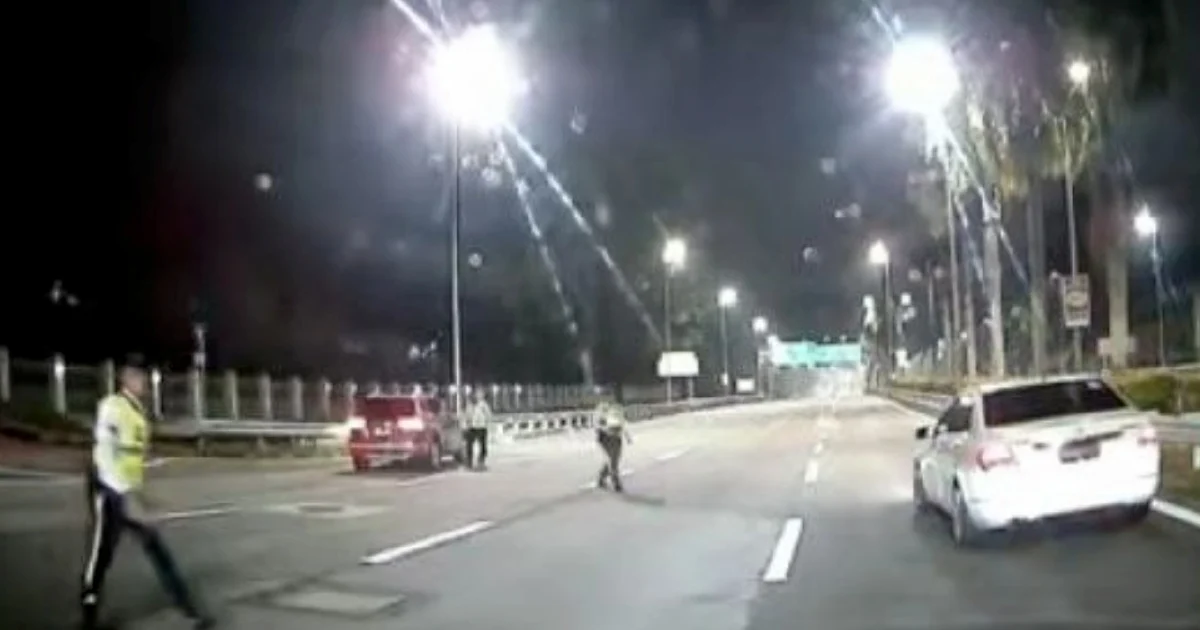 Mercedes driver held after dramatic roadblock breach on Sprint Expressway
