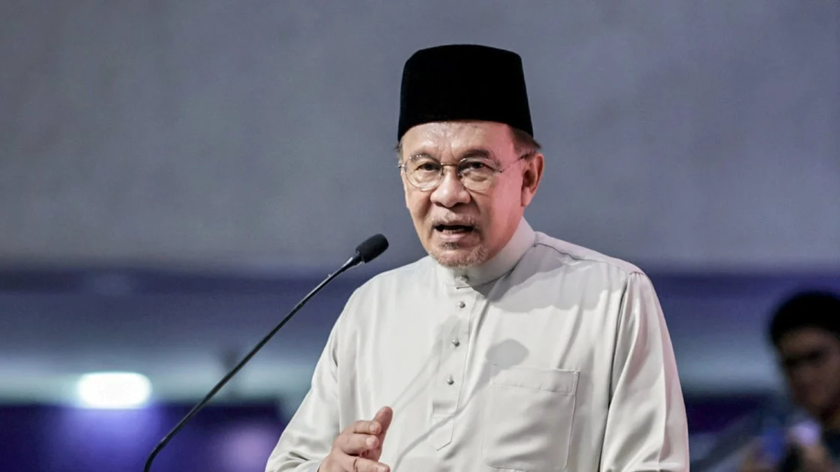 Tunku Mahkota of Johor Receives Prime Minister in Cordial Kuala Lumpur Meeting
