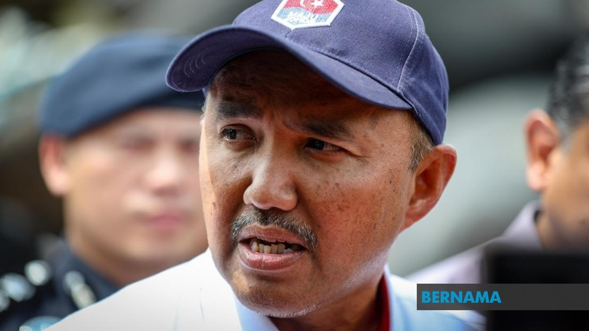 Illegal Waste Dump in Kampung Maju Jaya Raided; Four Detained
