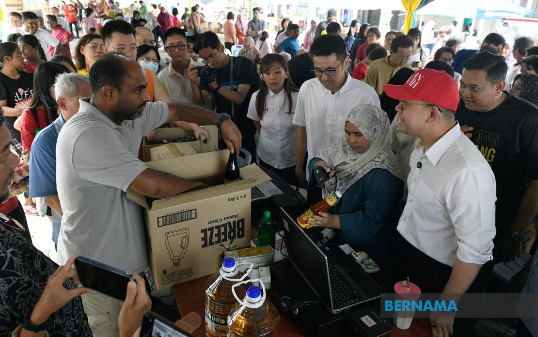 Malaysia's Wholesale-Retail Sector Accelerates as Government Backs SMEs and Cooperatives