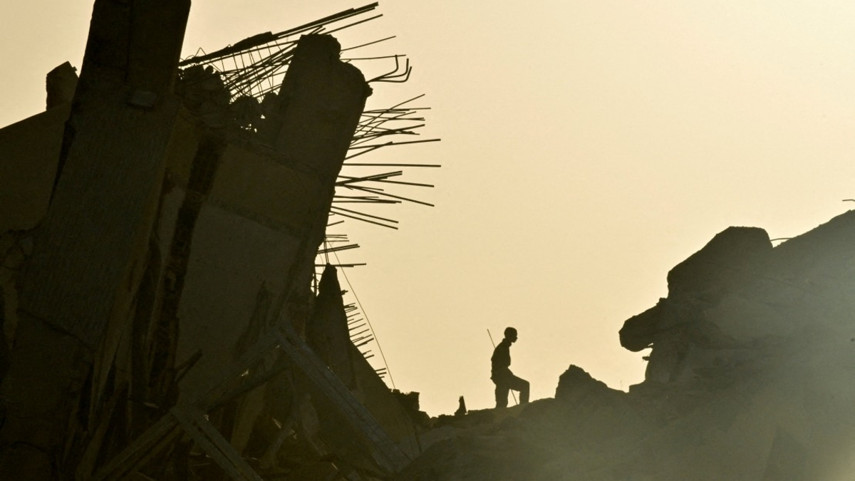 Venezuela Earthquake Death Toll Exceeds 1,450 as Rescue Window Closes