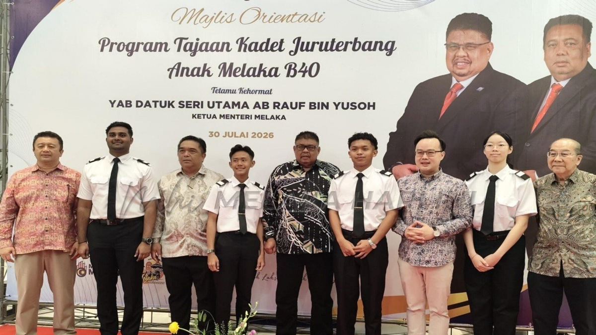 Melaka to Sponsor 20 B40 Children for Cadet Pilot Training Under RM10 Million Initiative