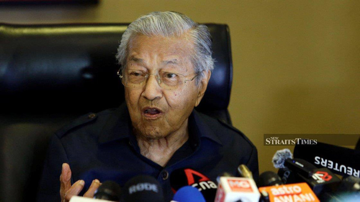 Dr Mahathir's RM150 million defamation case against PM Anwar set for health update