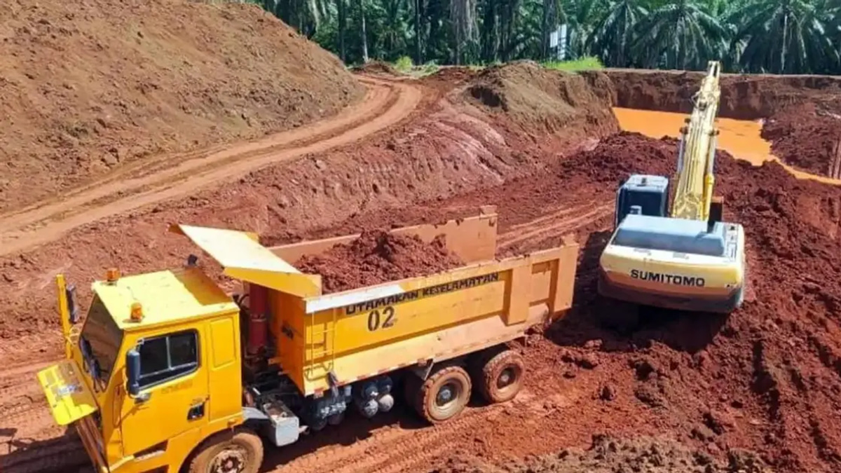 Nine arrested, RM3.75 million in assets seized in crackdown on illegal bauxite mining at Felda plantation