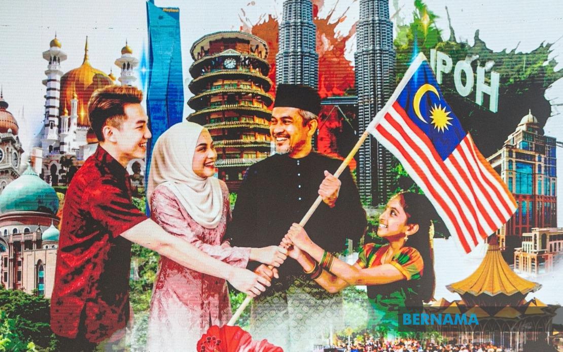 Flag Design Accuracy Vital as AI Content Creation Surges, Fahmi Warns