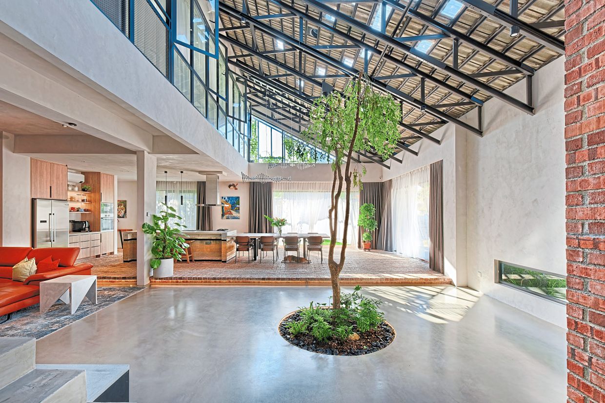 How a 40-Year-Old Kuala Lumpur Terrace House Was Transformed Into a Light-Filled Green Haven