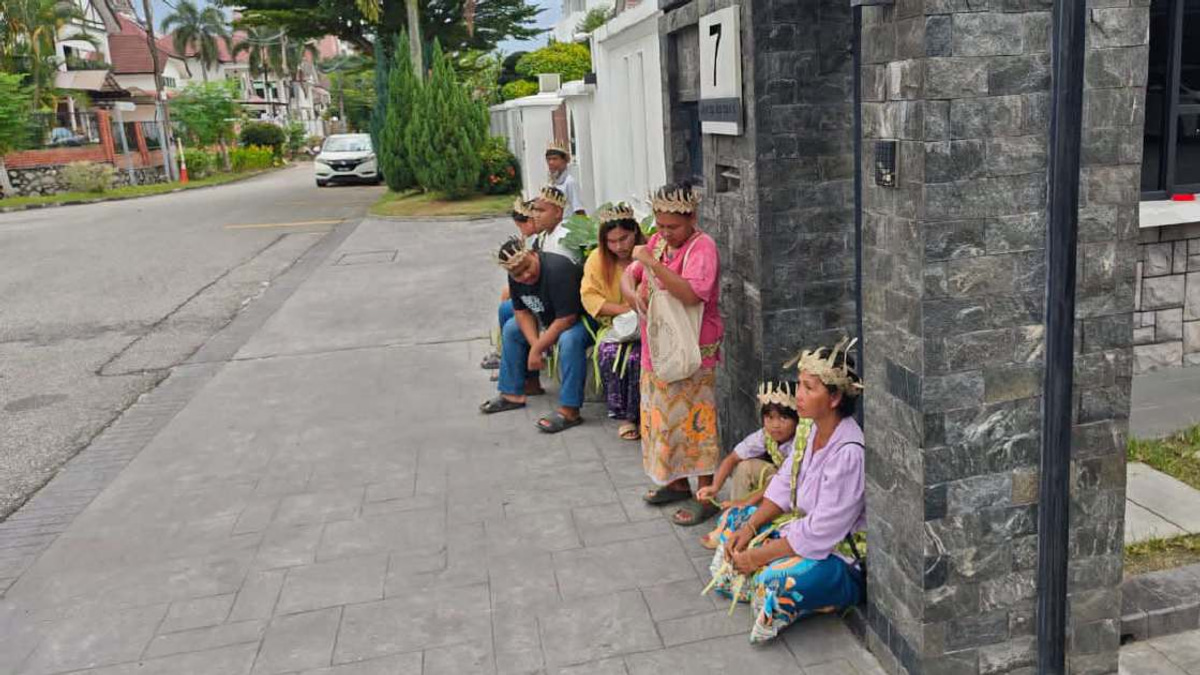 Anwar to Take Up Kampung Sungai Cot Orang Asli Land Dispute with Pahang Government