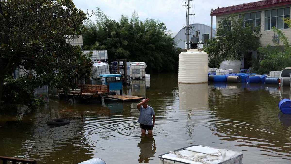 China Mobilises Major Rescue Operation as Typhoon Dolphin Triggers Levee Failure in Henan