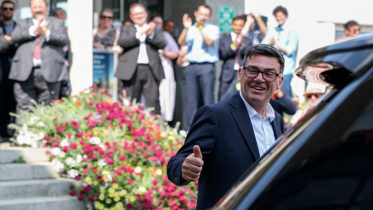 Singapore's Wong Extends Hand to New UK PM Burnham Amid Regional Shifts