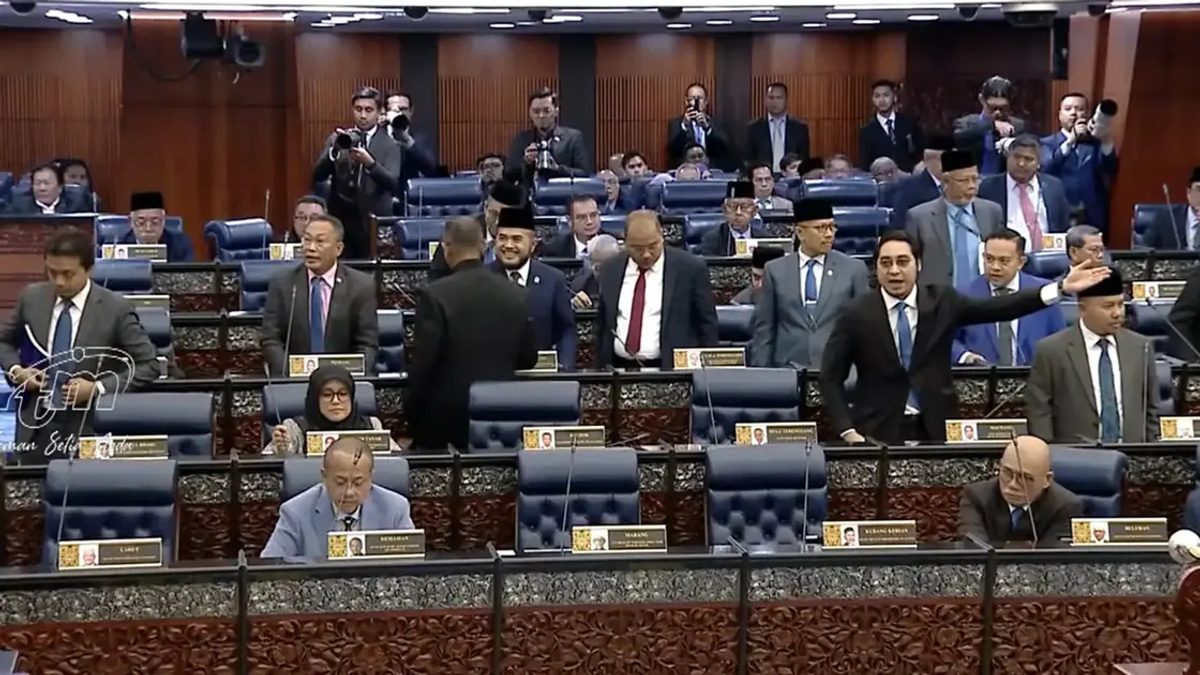 PN MPs Stage Walkout Over Speaker's Refusal to Postpone Tabung Haji Sitting
