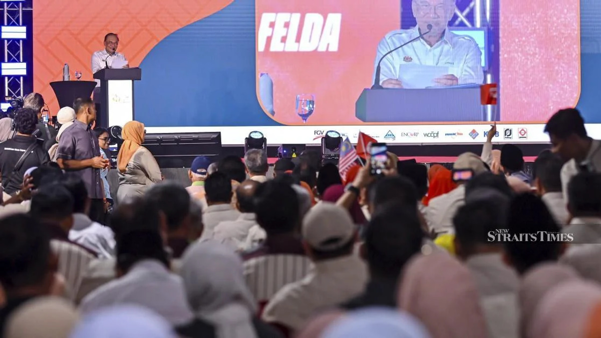 Anwar calls on Felda to break cycle of debt with stronger governance