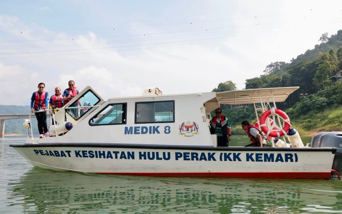 Malaysia's Health Ministry Deploys New Boat Service to Reach Orang Asli Communities in Remote Perak
