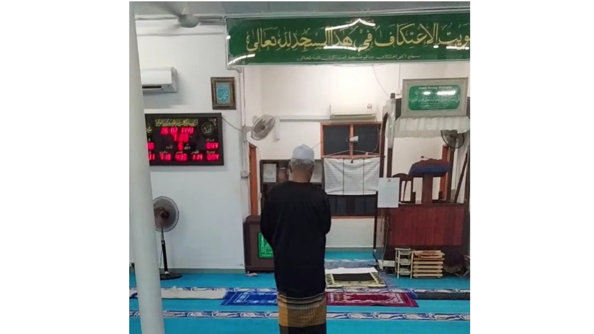 Rural Mosque's Low Attendance Sparks Online Debate, but Leadership Defends Activity Levels