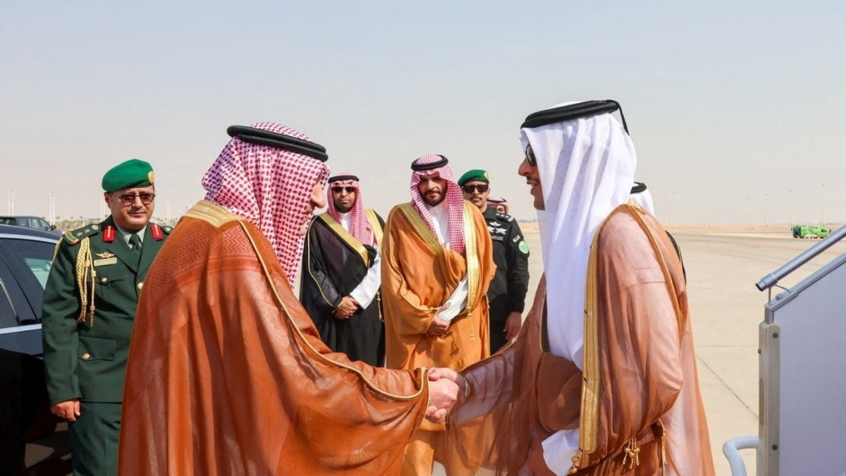 Qatar's Premier Visits Saudi Arabia to Advance Regional Stability Talks