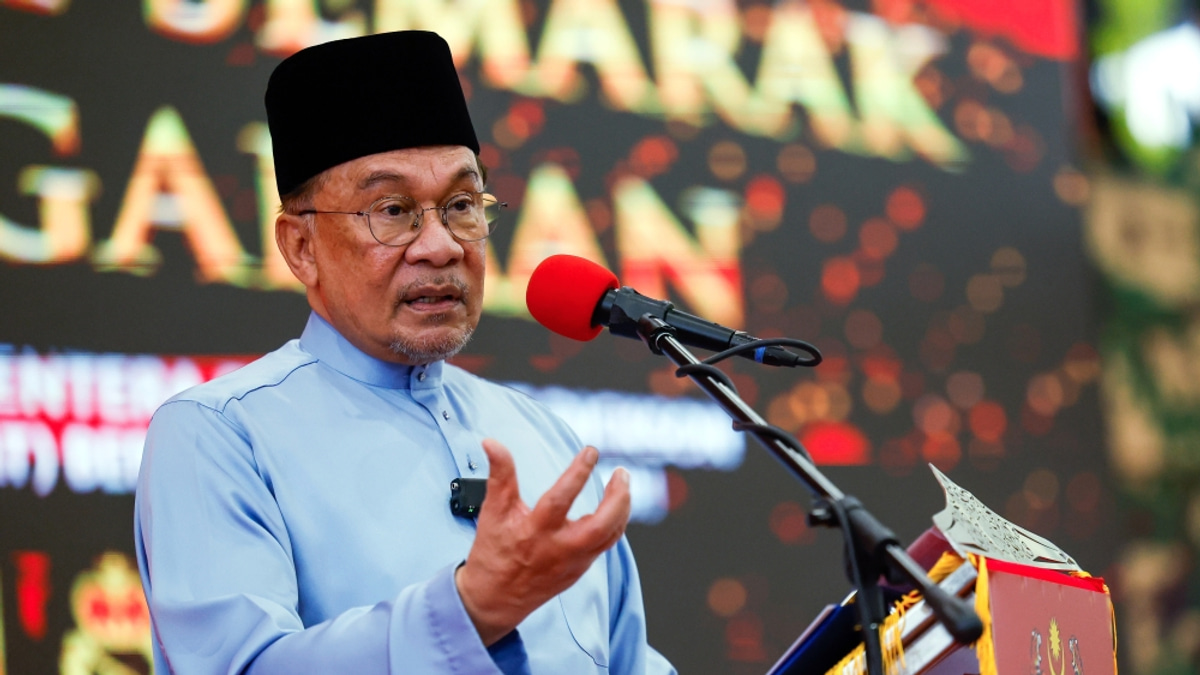 Anwar Defends Tabung Haji RCI Report Secrecy, Citing Stability Concerns