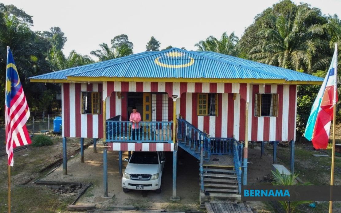 Teratak Gemilang: One Man's Patriotic Vision Painted Across His Sandakan Home