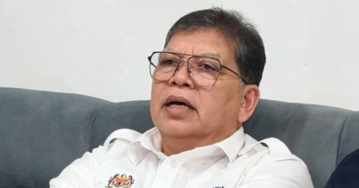 Hamzah Zainudin formally reappointed as opposition leader in parliament