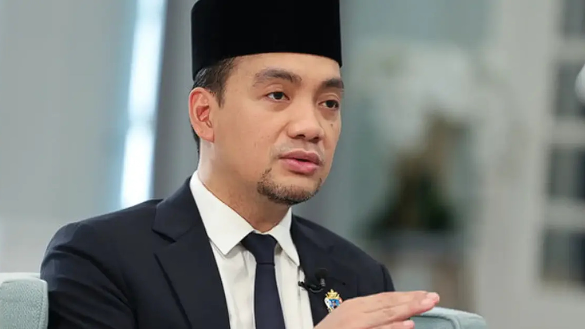Johor's Top Official Defends Palace's Dissolution Approval as Constitutional Duty