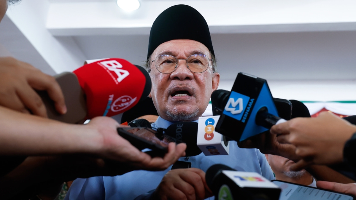 Malaysia Will Persist in US Tariff Negotiations, Anwar Says, as Initial Rate Poses Manageable Challenge