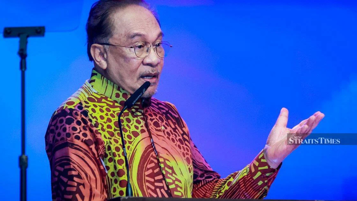 Anwar Slams Double Standards in Global Legal System Following Norway Missile Dispute