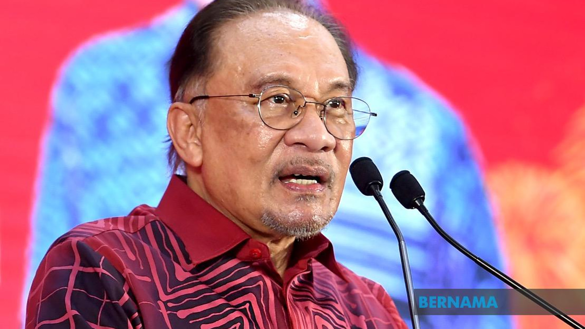 Anwar Maintains Lead as Most Favoured Leader as Half of Malaysians Back Government Direction