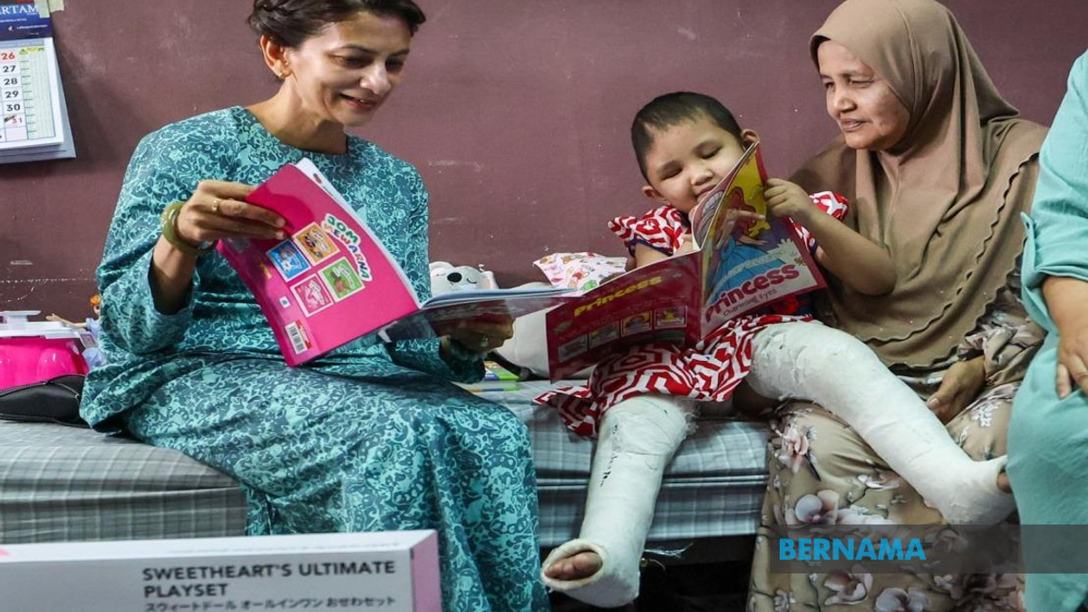 Three-Year-Old Crash Survivor Aulia Sofia Shows Remarkable Recovery After Royal Visit