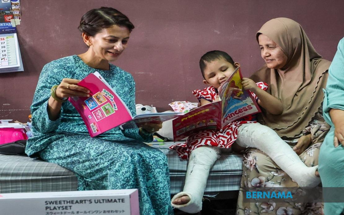 Three-Year-Old Crash Survivor Aulia Sofia Shows Remarkable Recovery After Royal Visit