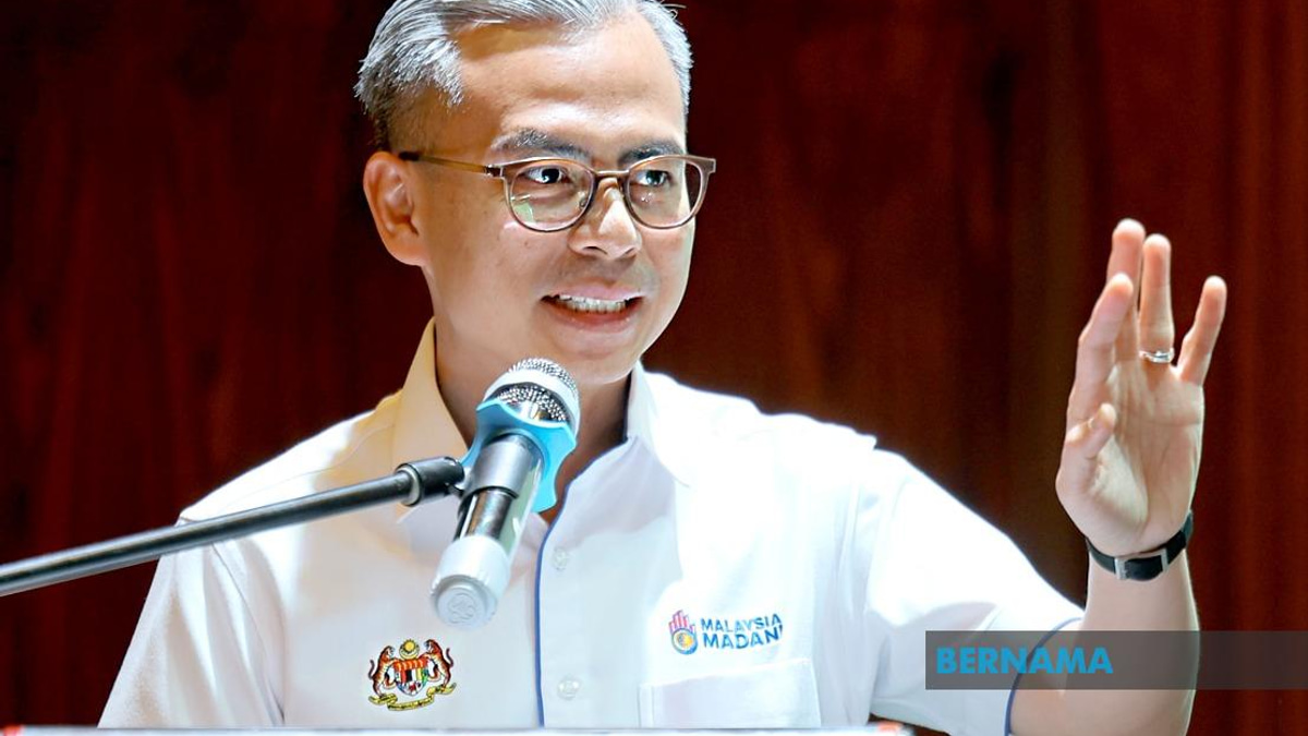 Fahmi Pushes Telcos to Address Rural Connectivity Crisis, Urges CEO Site Visits