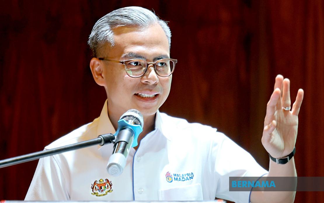 Fahmi Pushes Telcos to Address Rural Connectivity Crisis, Urges CEO Site Visits