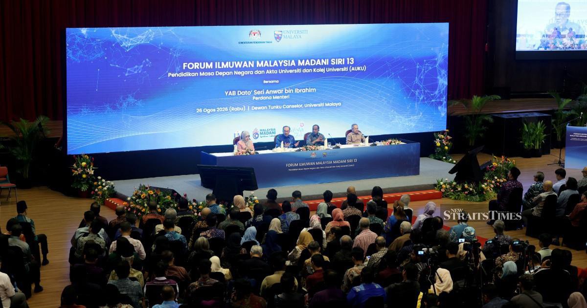 Anwar Seeks Patience on University Autonomy Law Repeal