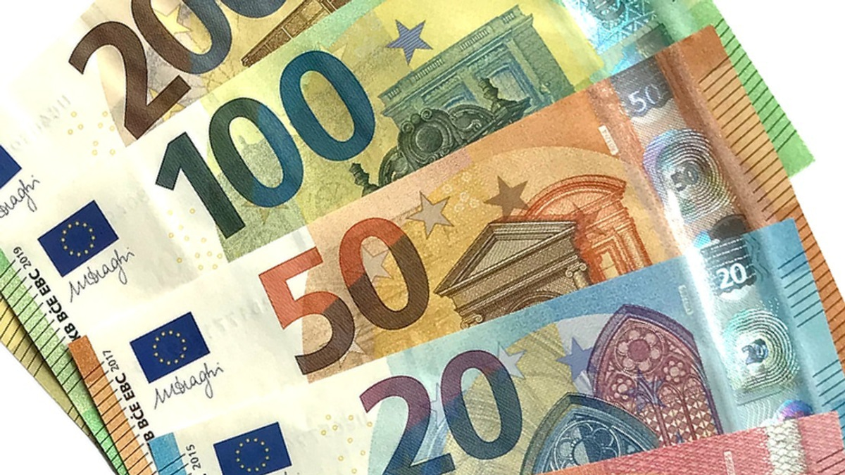 Dutch Regulator Fines ABN AMRO €8.5 Million for Anti-Money Laundering Failures