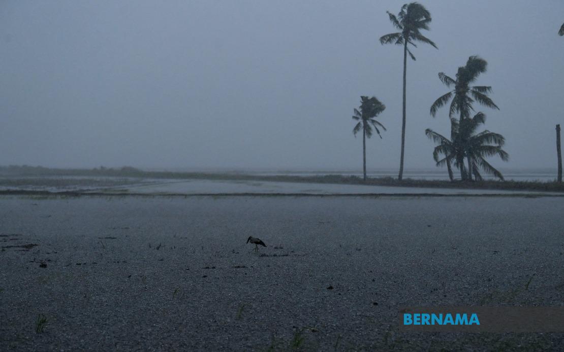 Thunderstorm Alert Issued for Six States and Labuan Through Early Afternoon