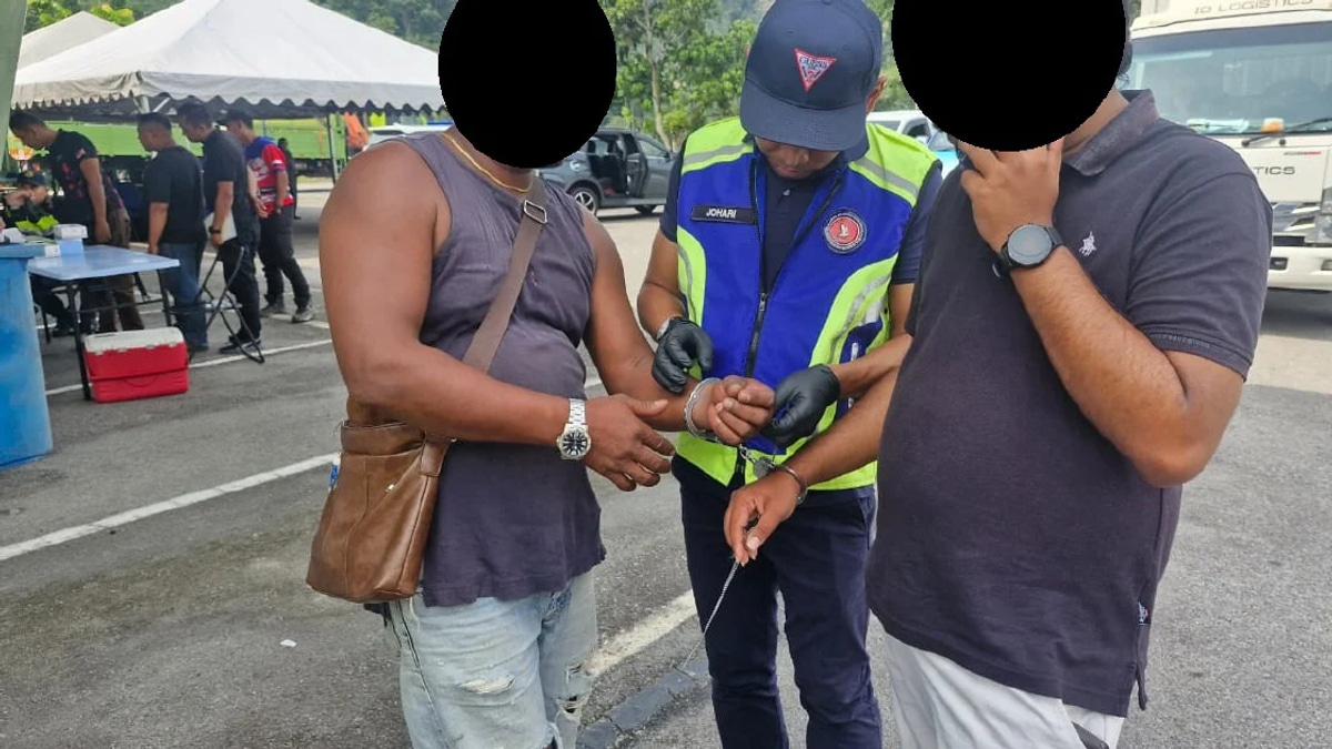 Timber Lorry Driver Among Two Arrested for Drug Use at Gombak Toll Plaza