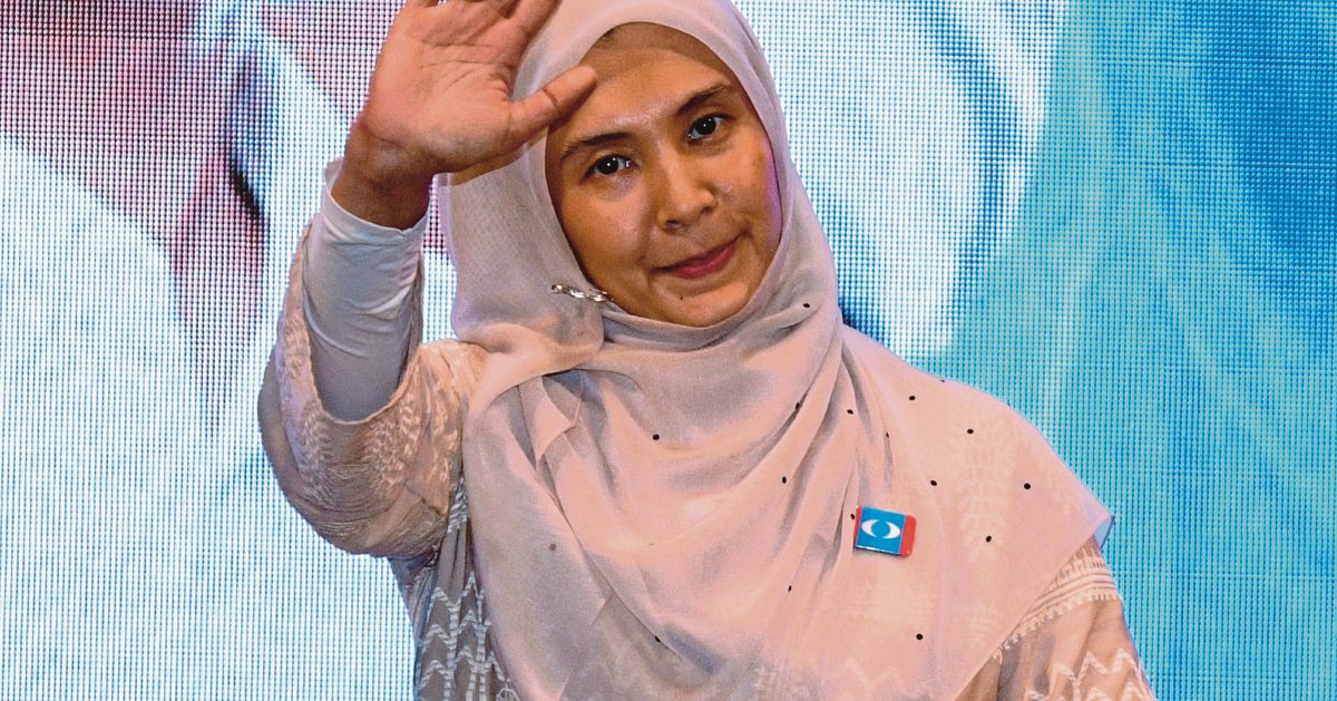 PKR Inner Circle Left in the Dark Over Nurul Izzah's Shock Departure