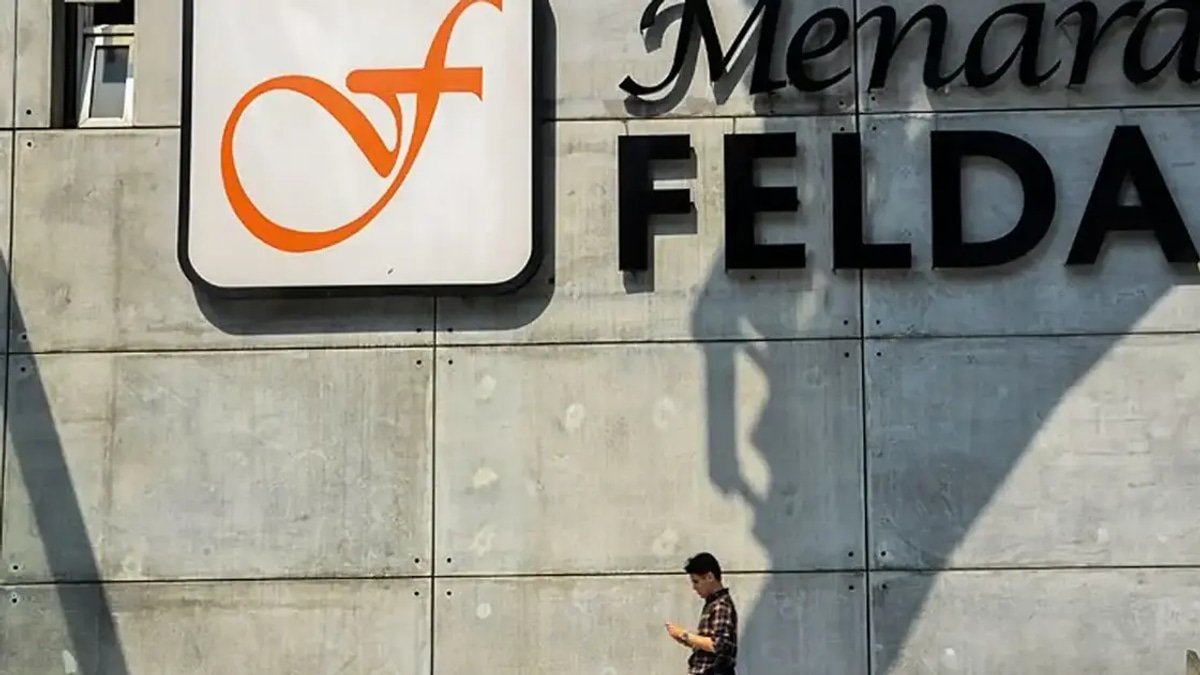 Anwar Points to Mismanagement and Political Interference as Root Causes of Felda's RM10 Billion Losses