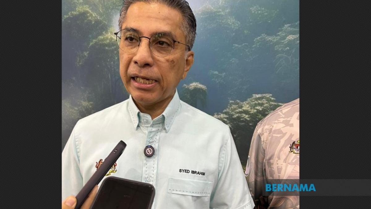 Malaysia Monitors Three Elephants at Osaka Zoo Under Strategic Conservation Deal
