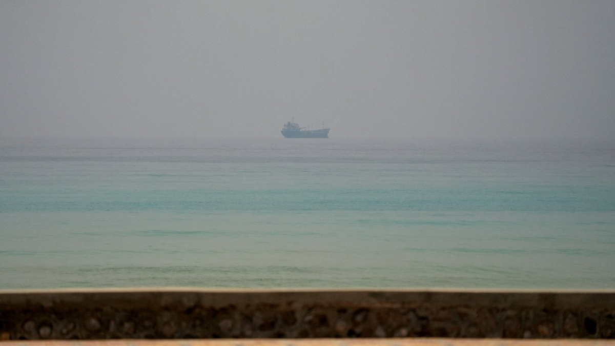 Iran's Parliament Speaker Warns US Cannot Control Strait of Hormuz Access