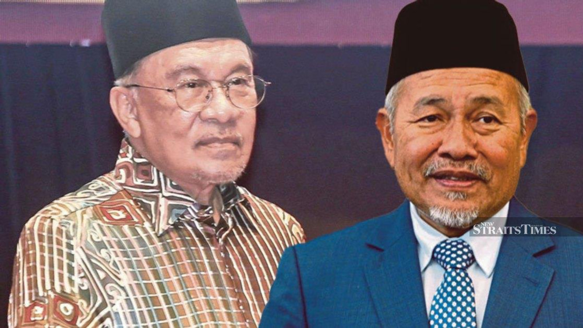 Anwar Demands Retraction From PAS Deputy Over Alleged Defamatory Statements