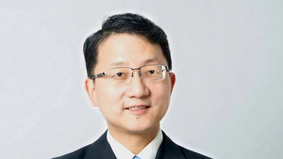 New Chinese Ambassador to Australia Emphasises People-to-People Ties, Takes Bus to Canberra