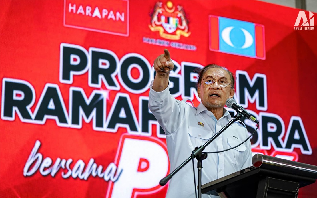 Anwar Pledges Action To Help Farmers Amid Durian Price Slump