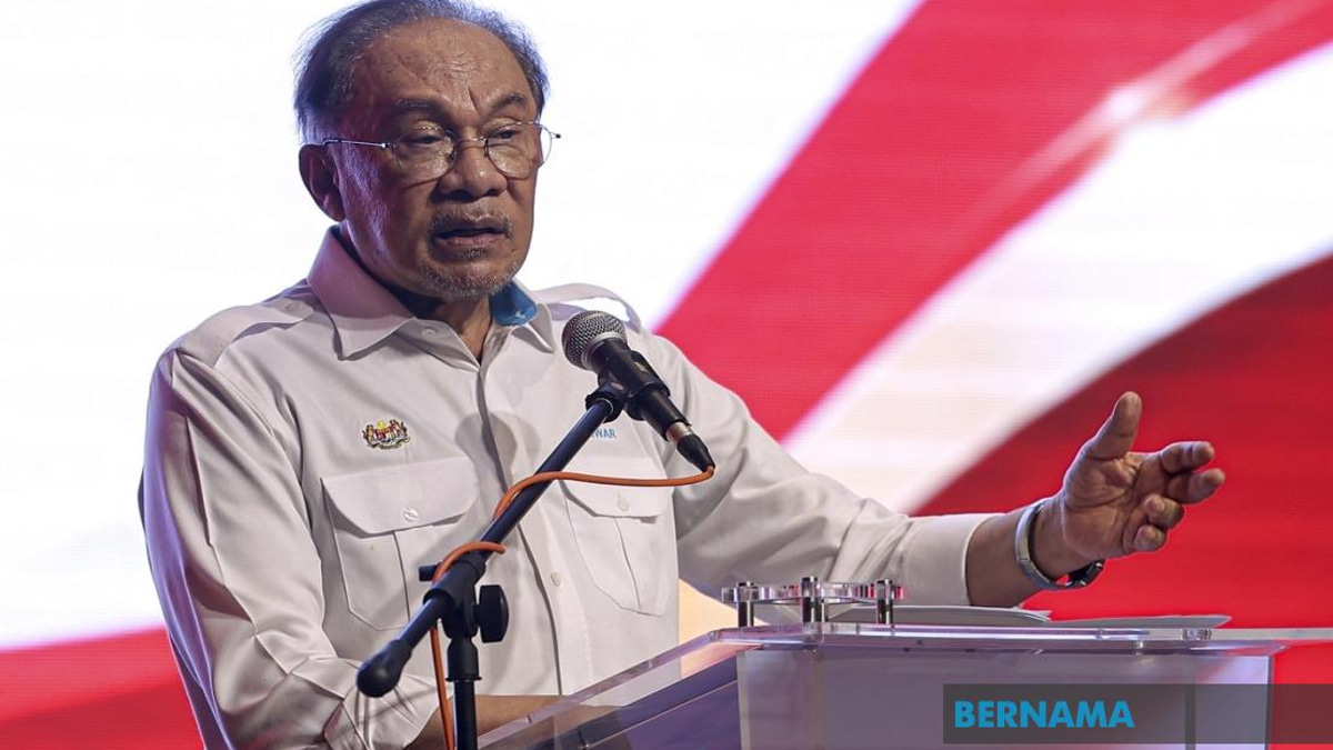 JPKK Leaders Must Uphold Integrity and Keep People Informed, Says Anwar