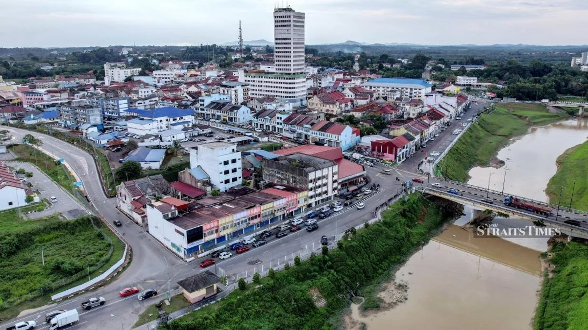 Digital trickery threatens Johor poll integrity: Fahmi urges voters to verify information carefully