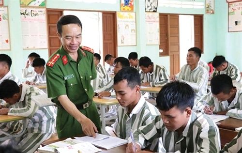 Vietnam Fast-Tracks Juvenile Drug Cases with Streamlined Court Procedures