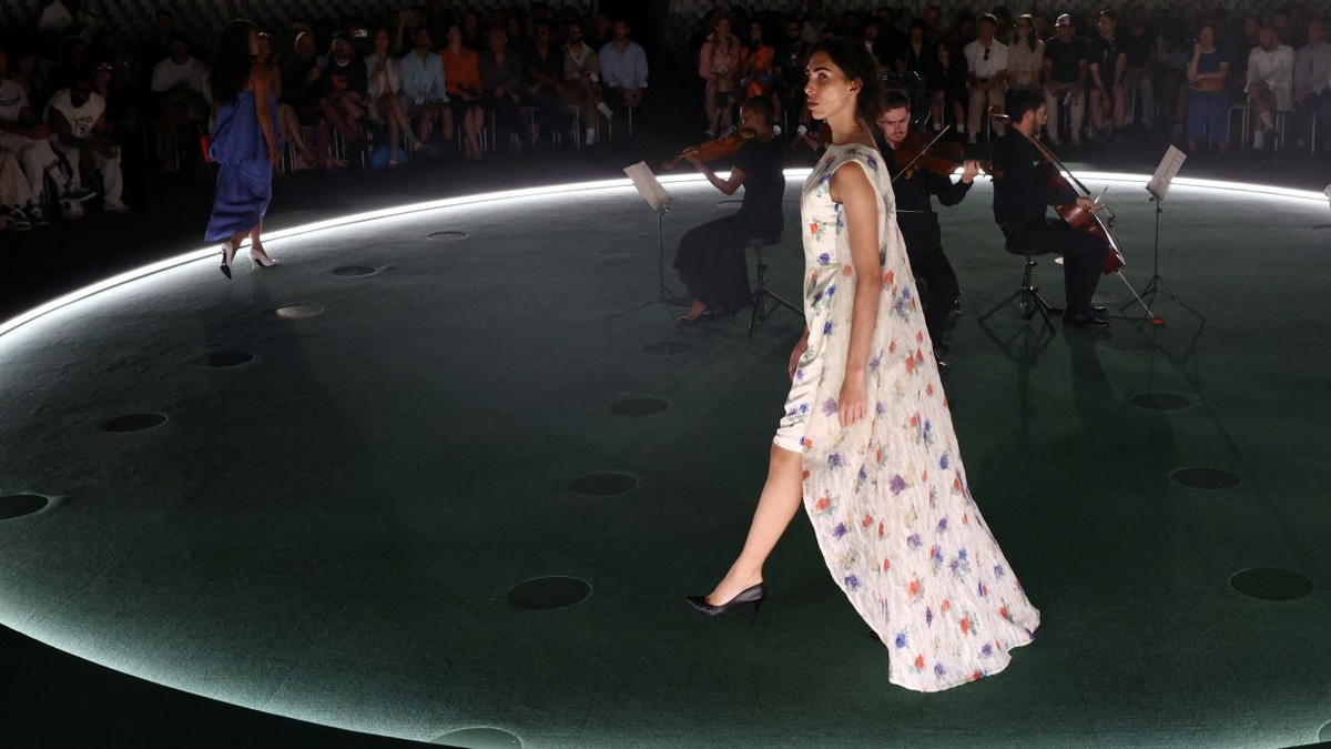 The Sleeveless Dilemma: Why Baring Arms Has Become Fashion's Most Contested Trend