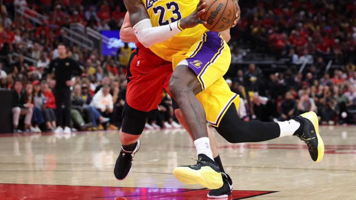 LeBron James Joins Philadelphia 76ers for Record 24th NBA Season in Quest for Championship
