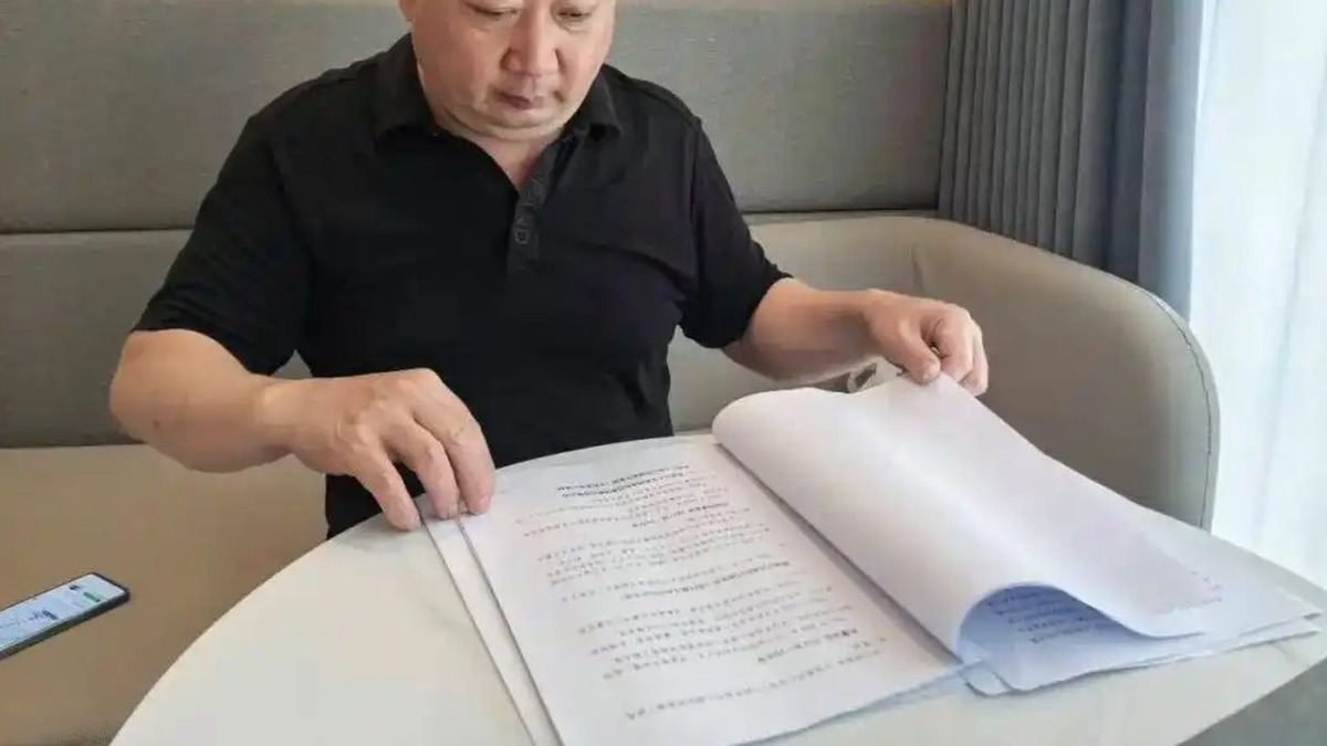 Chinese Father Sues Gaming Giants Over Son's Addiction, Seeks Stricter Age Verification