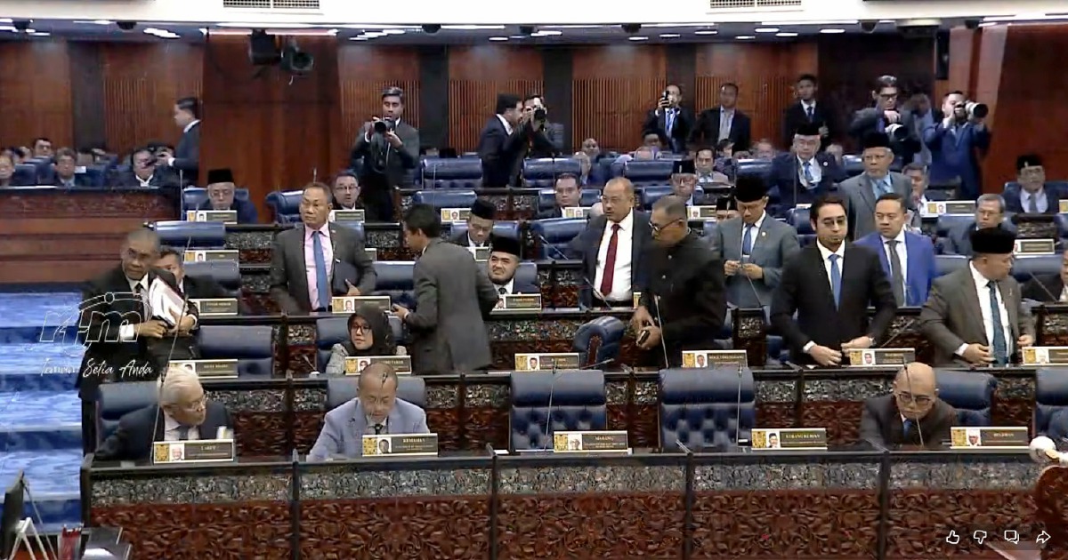 Opposition MPs Exit Parliament Over Tabung Haji RCI Debate Timing