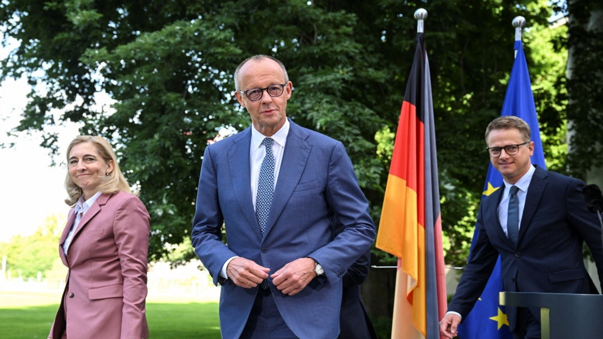 Merz Overhauls German Government and CDU Leadership Following Spahn Resignation