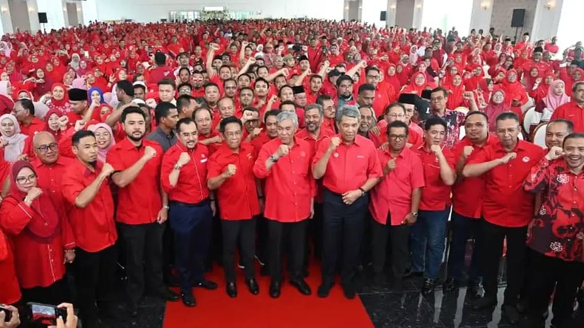 Ahmad Zahid Delegates Negeri Sembilan Poll Authority to Tok Mat